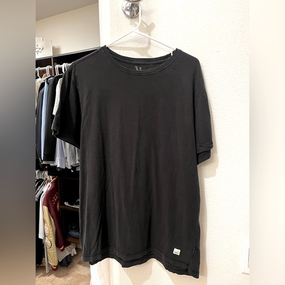 Vuori Other - Men’s Vuori black t-shirt relaxed fit